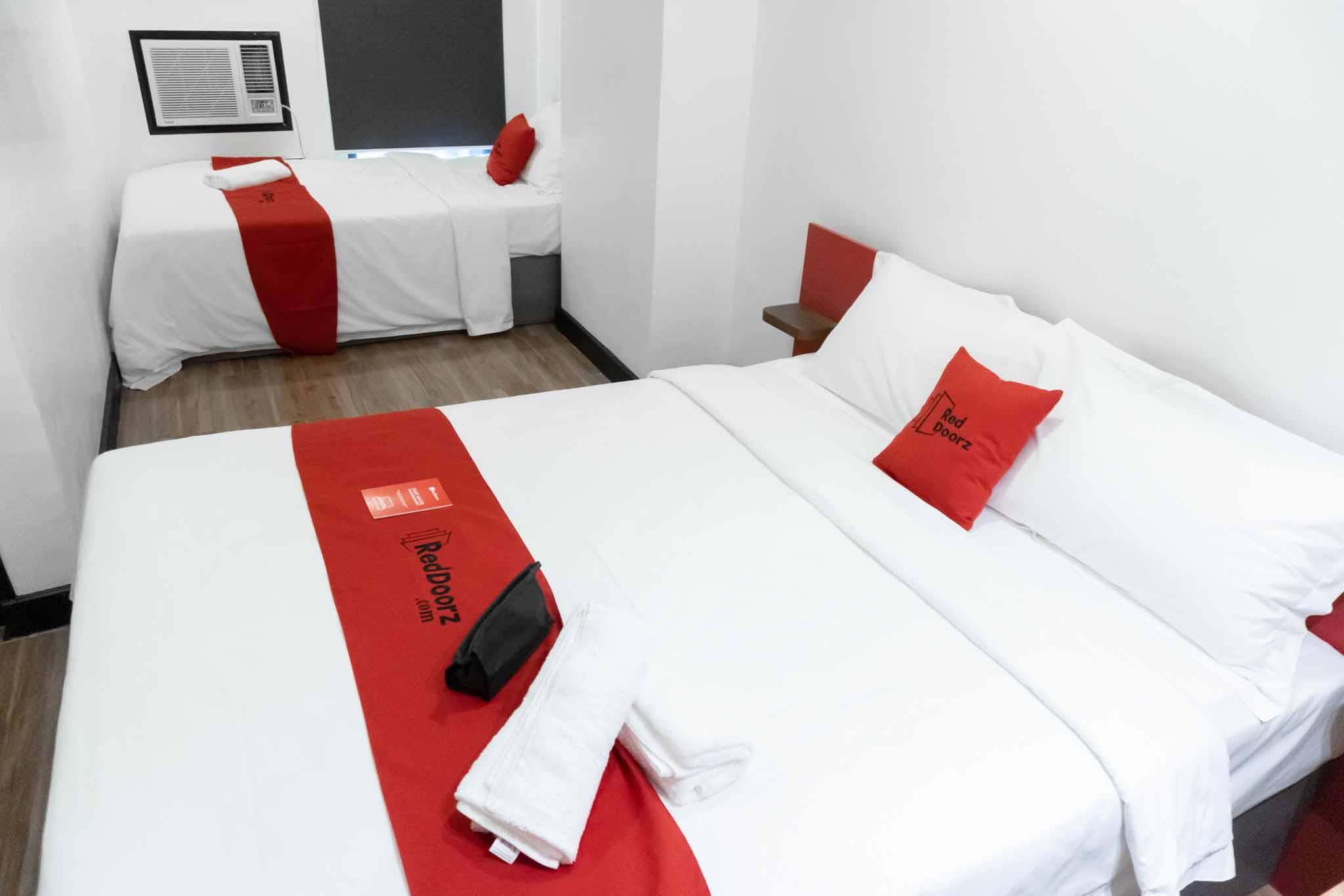 เรดดอร์ซ พลัส เนียร์ แบมบู ออร์แกน ลาสปินาส Hotel ลาสปิญยาส ภายนอก รูปภาพ