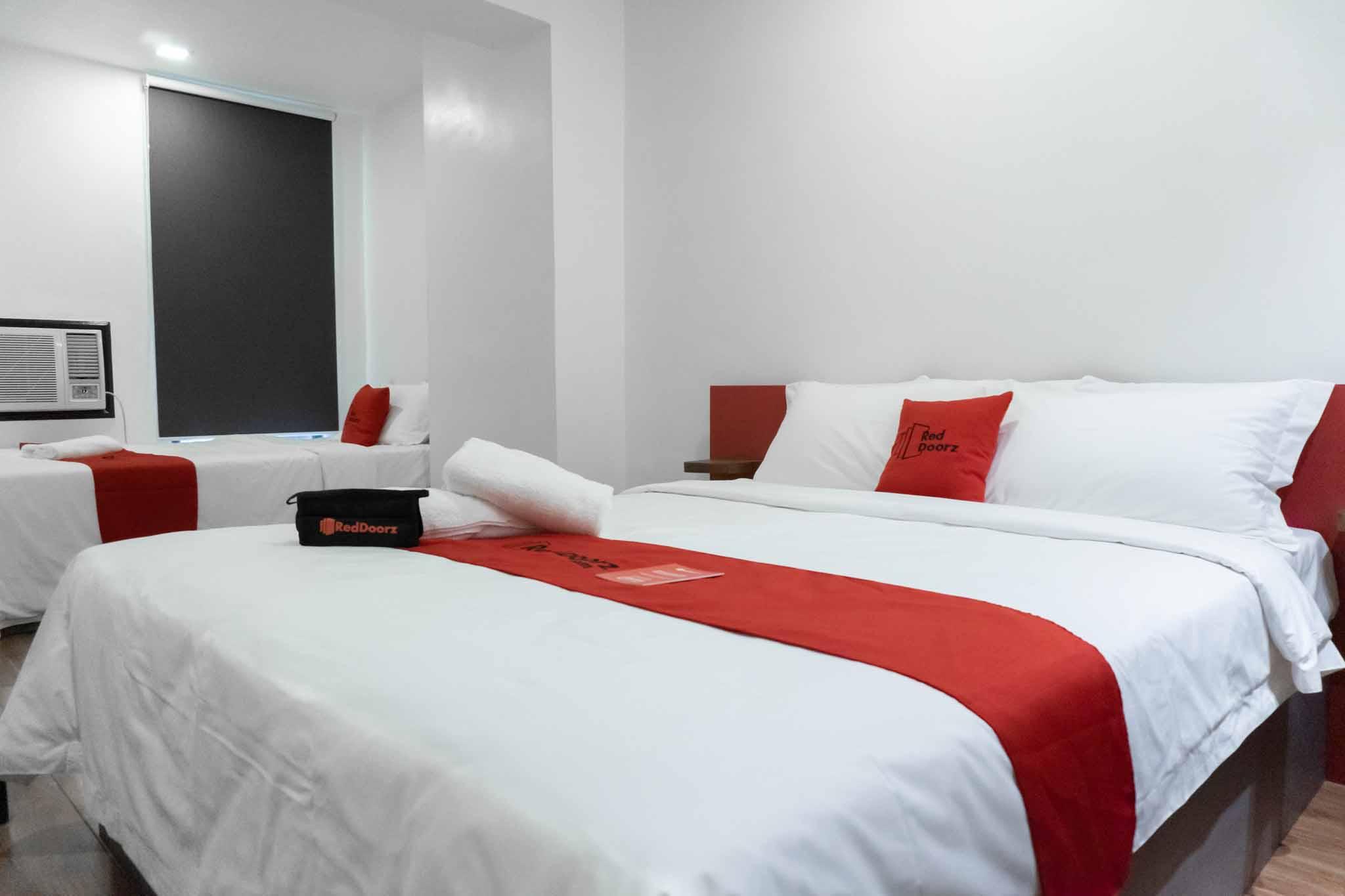 เรดดอร์ซ พลัส เนียร์ แบมบู ออร์แกน ลาสปินาส Hotel ลาสปิญยาส ภายนอก รูปภาพ