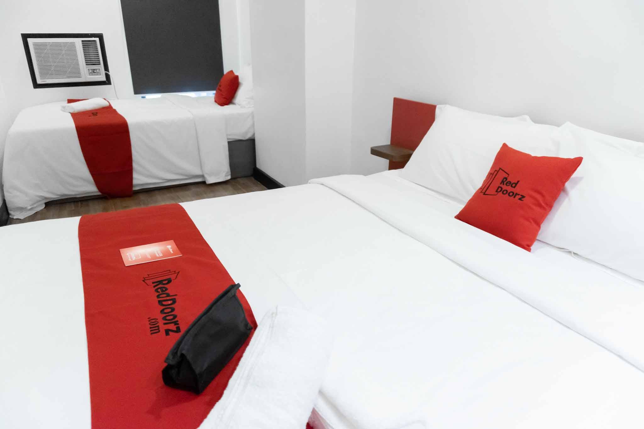 เรดดอร์ซ พลัส เนียร์ แบมบู ออร์แกน ลาสปินาส Hotel ลาสปิญยาส ภายนอก รูปภาพ