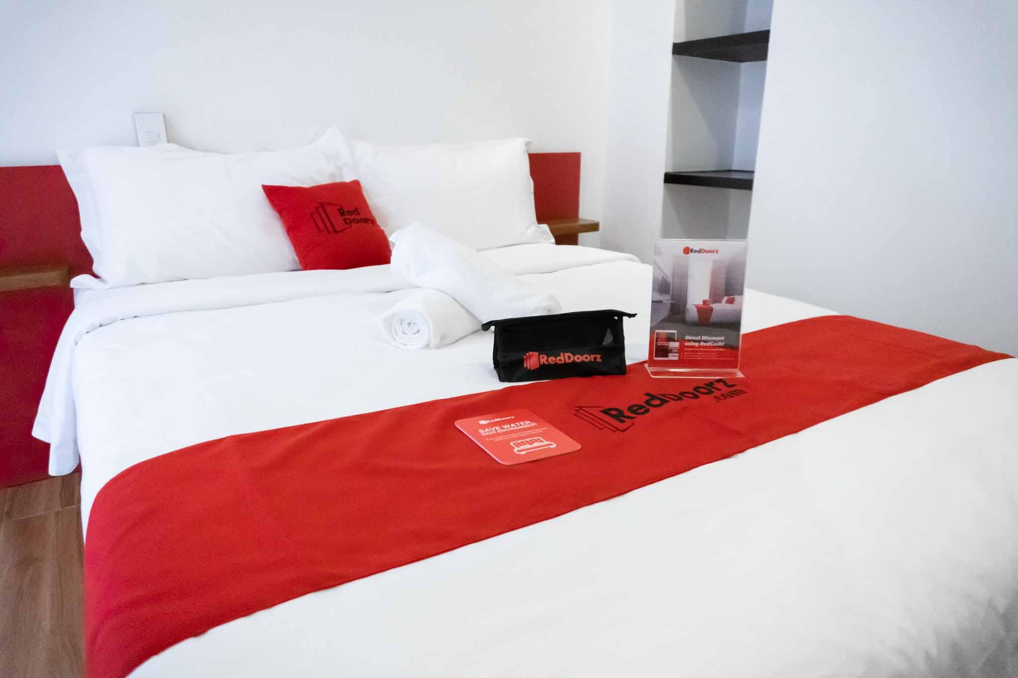 เรดดอร์ซ พลัส เนียร์ แบมบู ออร์แกน ลาสปินาส Hotel ลาสปิญยาส ภายนอก รูปภาพ