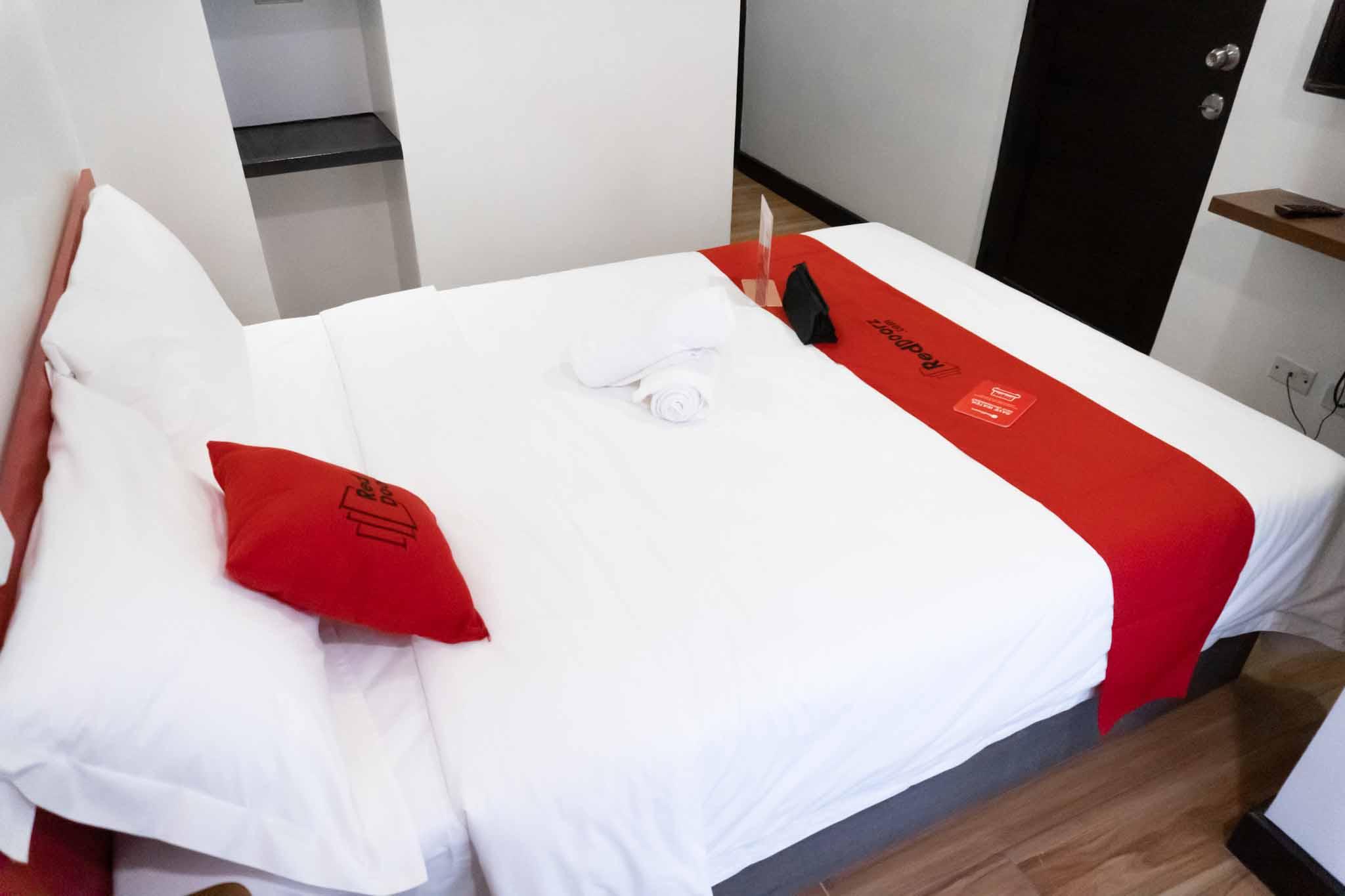 เรดดอร์ซ พลัส เนียร์ แบมบู ออร์แกน ลาสปินาส Hotel ลาสปิญยาส ภายนอก รูปภาพ