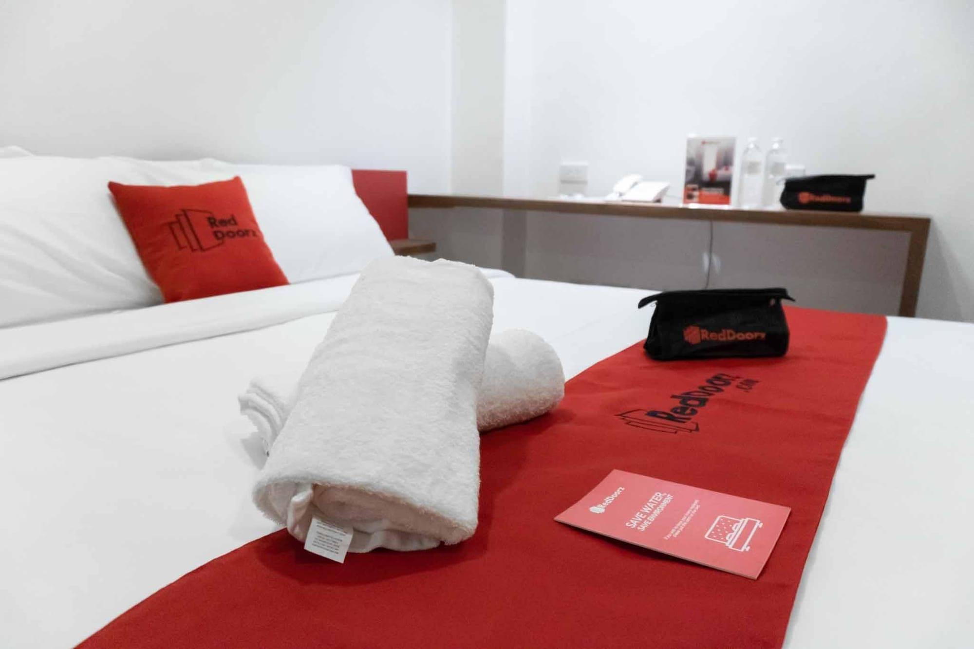 เรดดอร์ซ พลัส เนียร์ แบมบู ออร์แกน ลาสปินาส Hotel ลาสปิญยาส ภายนอก รูปภาพ