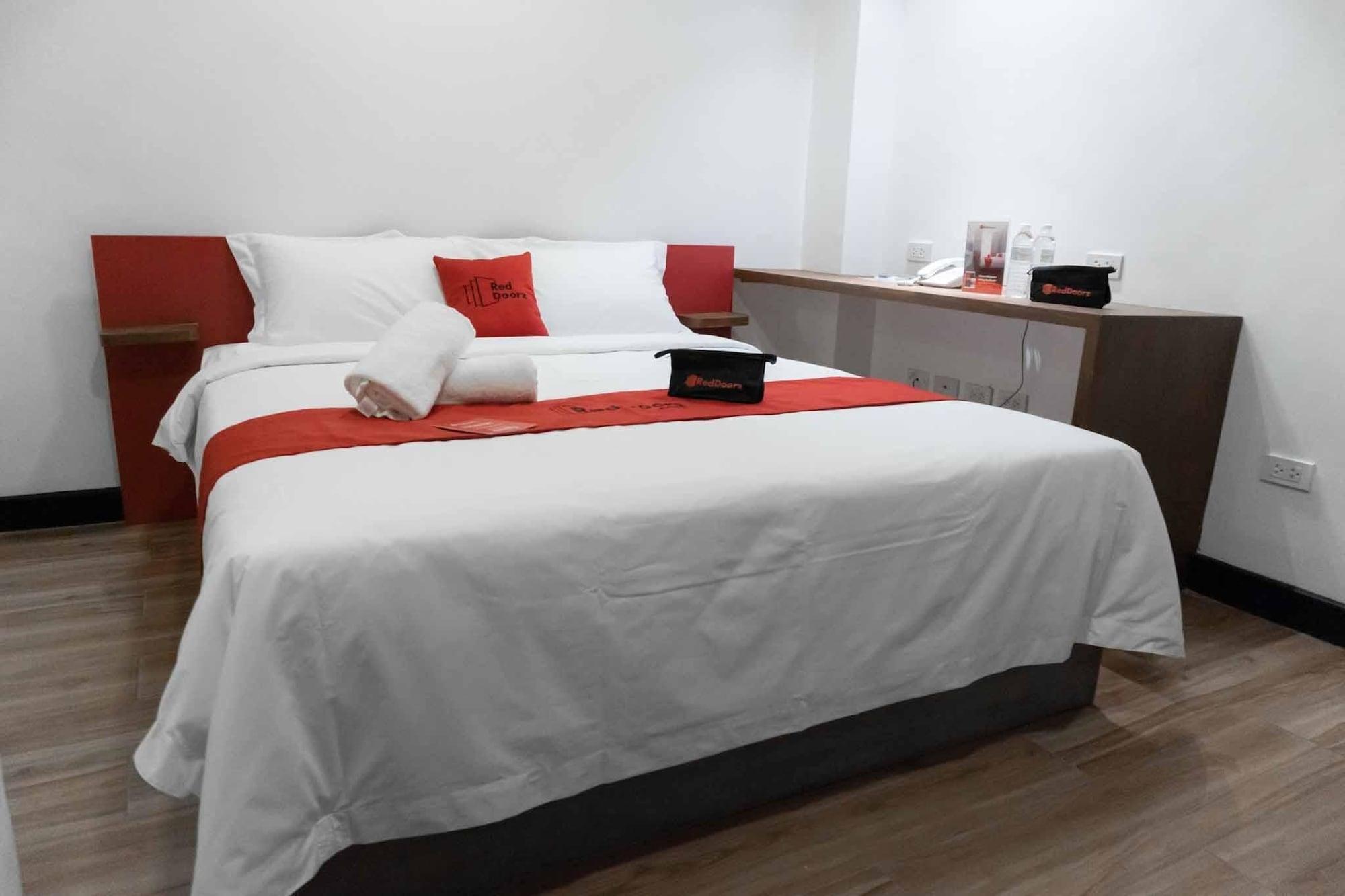 เรดดอร์ซ พลัส เนียร์ แบมบู ออร์แกน ลาสปินาส Hotel ลาสปิญยาส ภายนอก รูปภาพ