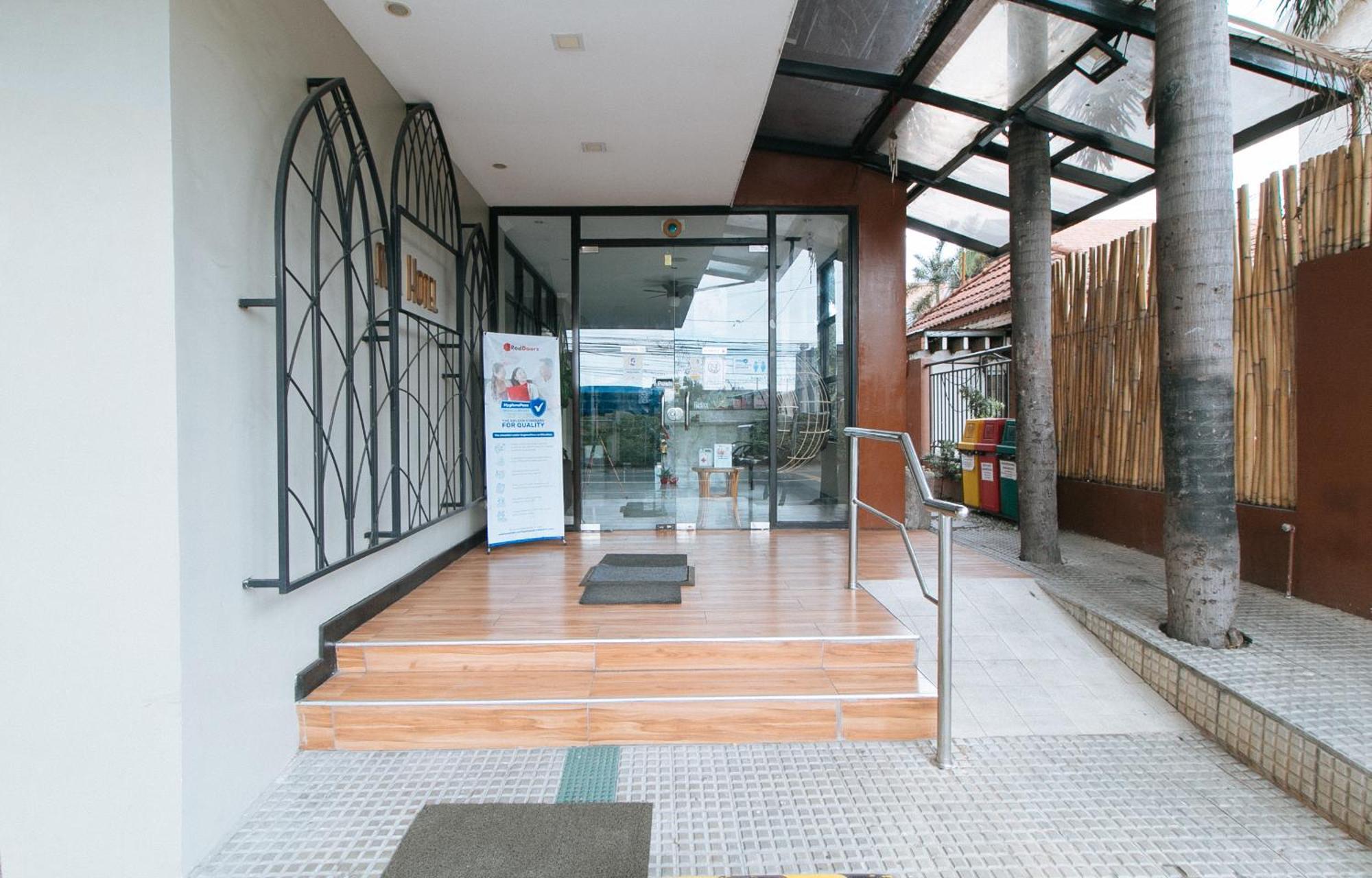 เรดดอร์ซ พลัส เนียร์ แบมบู ออร์แกน ลาสปินาส Hotel ลาสปิญยาส ภายนอก รูปภาพ